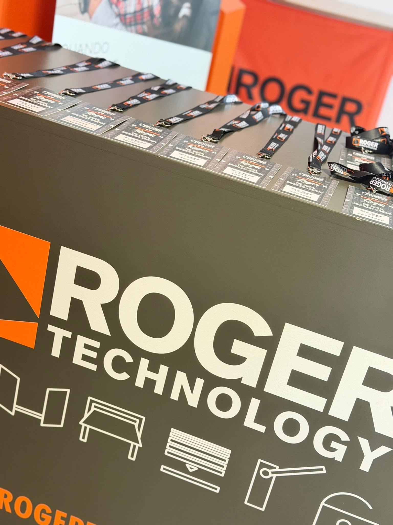 Besuch bei Roger Technology Fabrik – Schulungen, Technologie und Erfahrungsaustausch